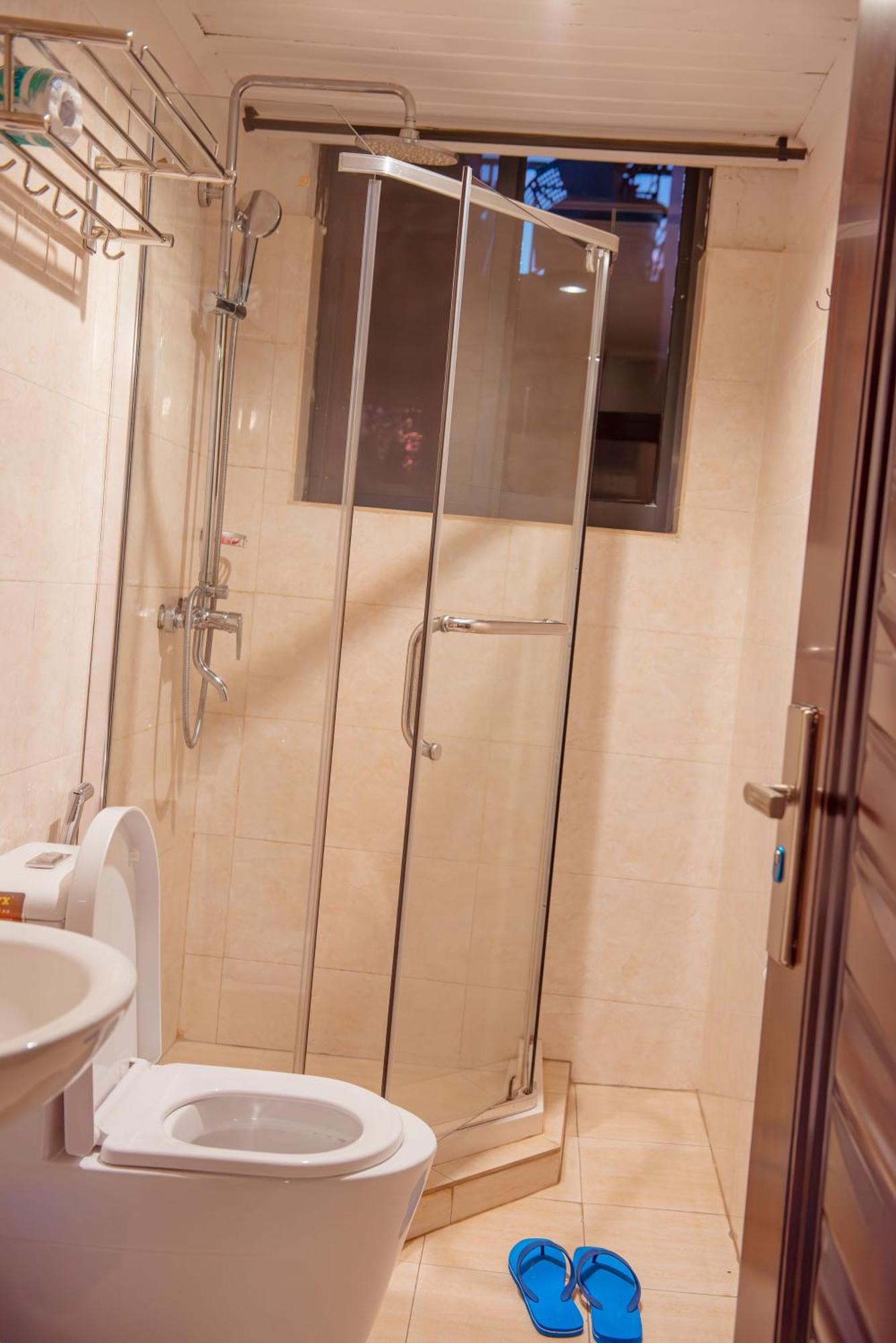 Mountain View Hotel & Apartment Кигали Экстерьер фото